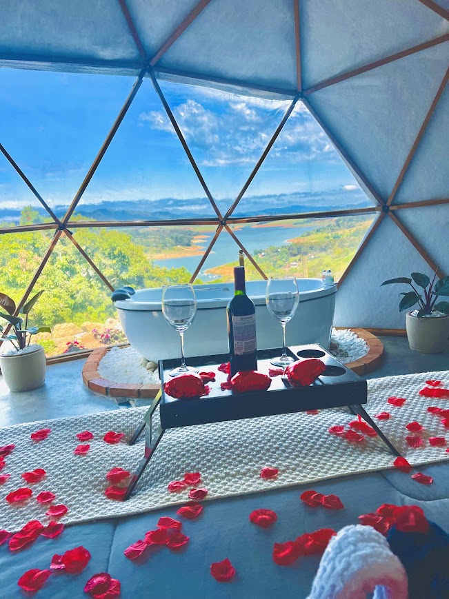 Hidro panorâmica preparada para uma experiência romântica